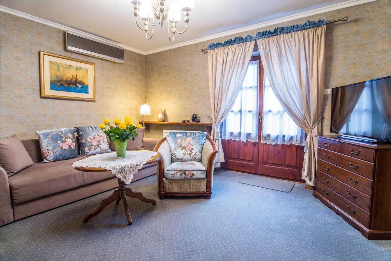 Hotel Dwa Ksiezyce Казимеж-Дольны Экстерьер фото
