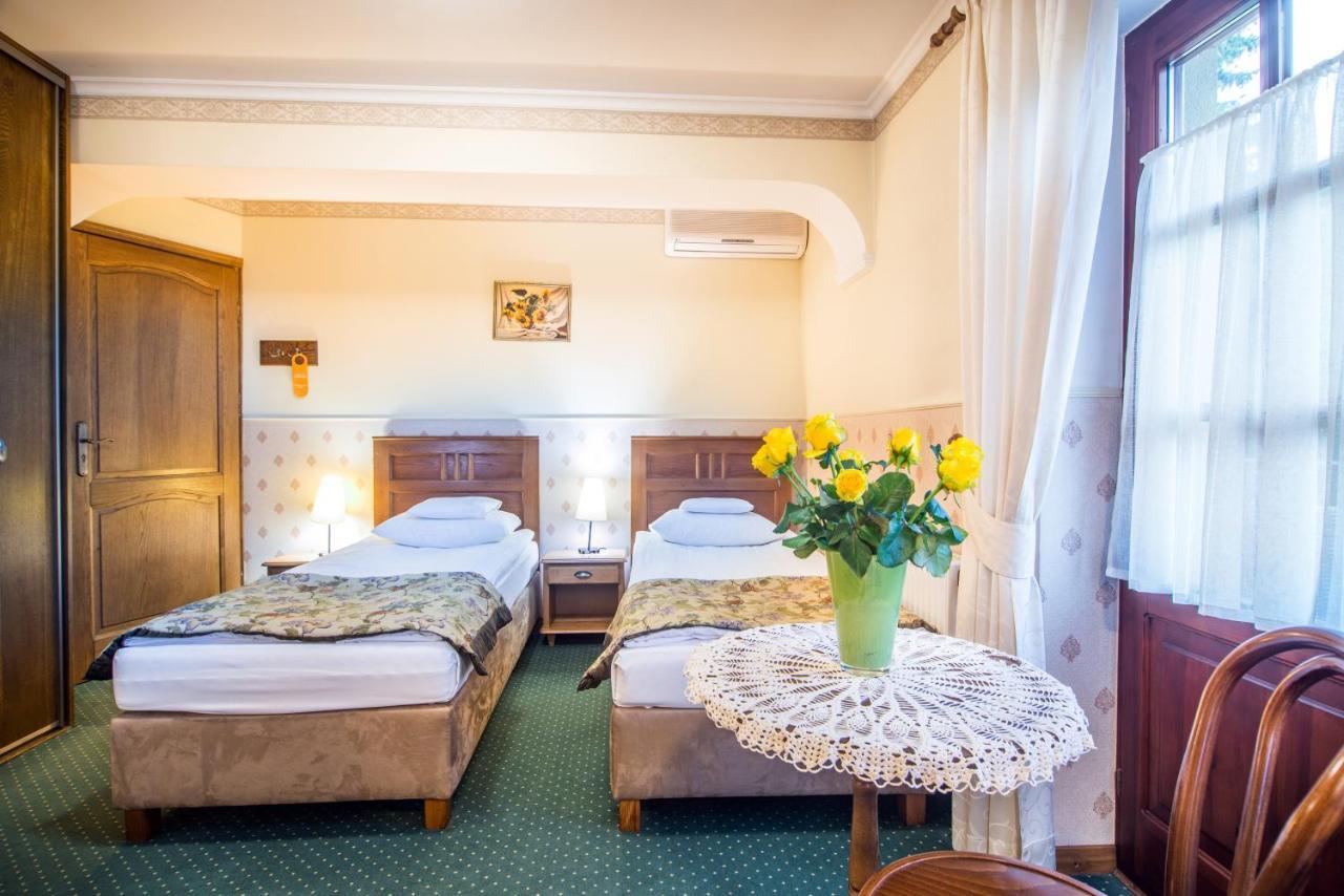 Hotel Dwa Ksiezyce Казимеж-Дольны Экстерьер фото