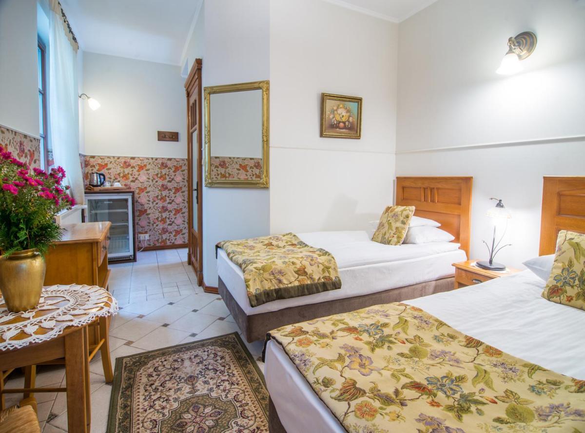 Hotel Dwa Ksiezyce Казимеж-Дольны Экстерьер фото
